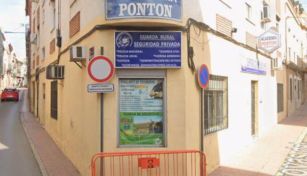 Ponton Academia